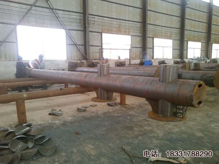 標(biāo)志桿焊接車間